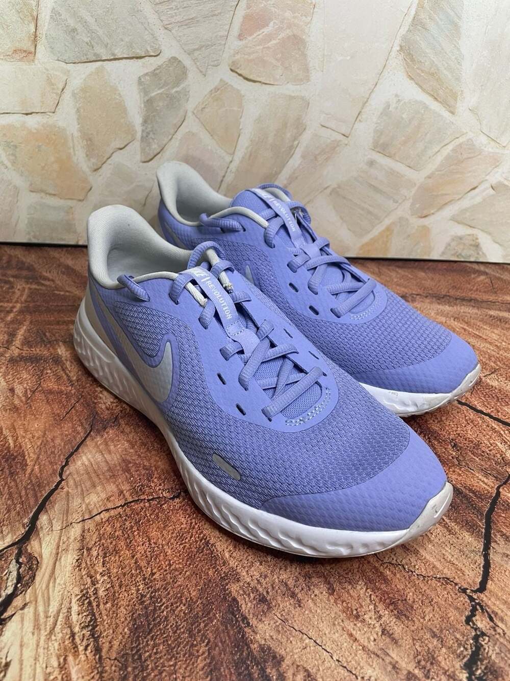 Nike Revolution 5 GS Lilac Running Shoes Size 6